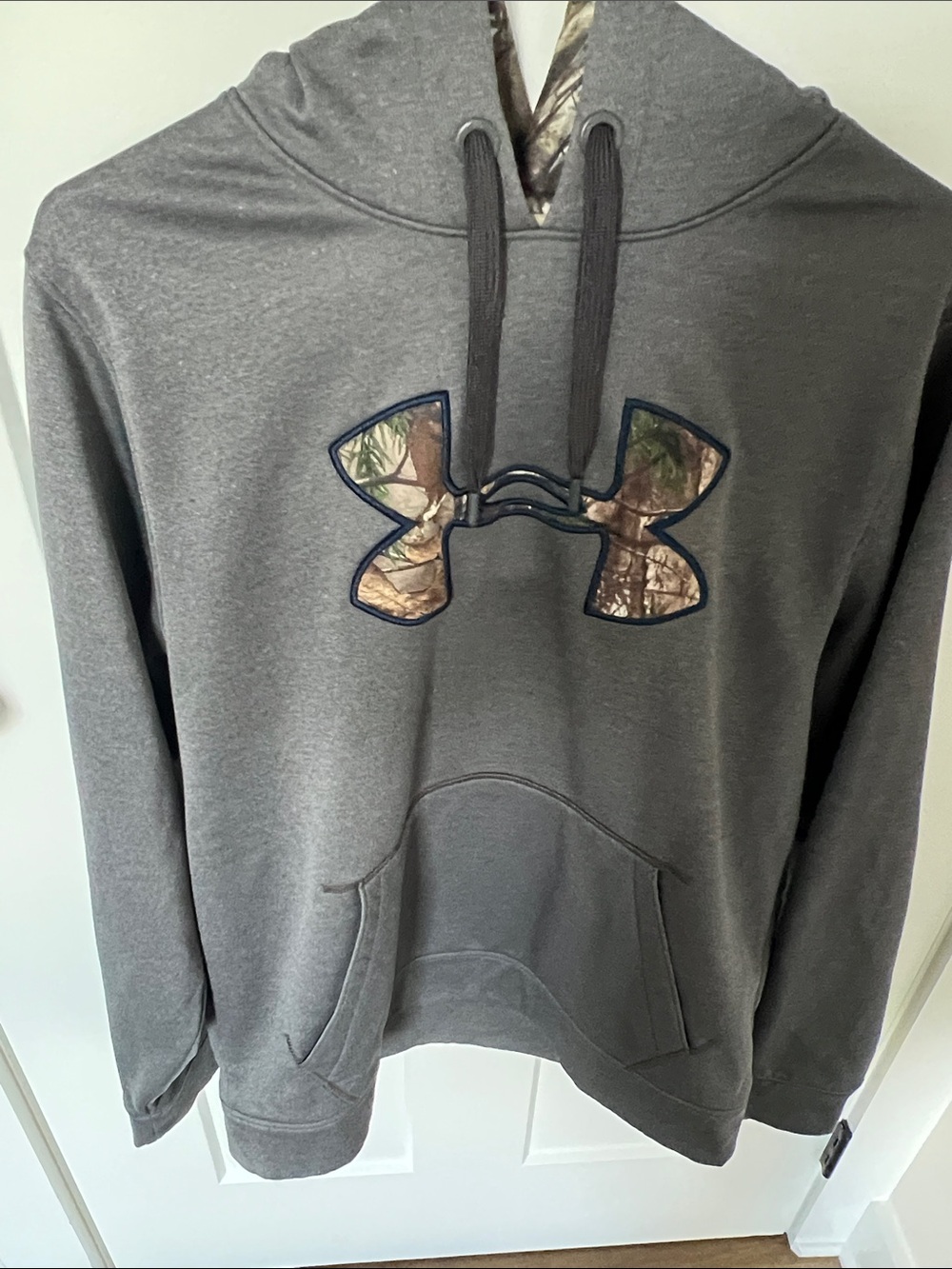Under Armour Men's Gray Fleece Hoodie w/ Realtree Xtra Camo Size Medium